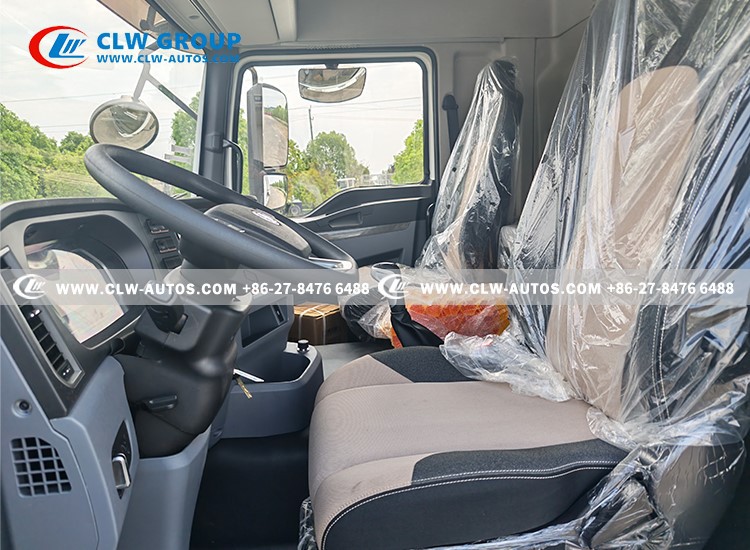 4 Compartments Feed Transport Vehicle with Hydraulic Auger System