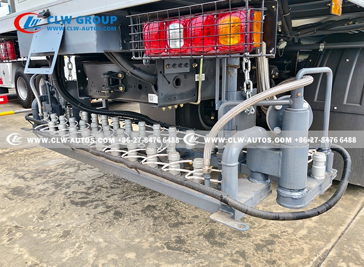 10000 Liters Bitumen Distributor Truck 1 by 1 Controlled spray