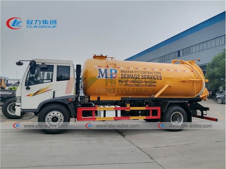 RHD 8Tons 8000L Cesspit Emptier Truck FAW