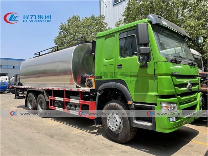 RHD Sinotruk Howo 16CBM Bitumen Distributor Truck