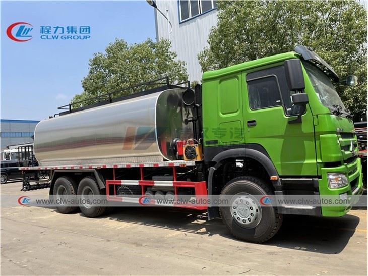 RHD Sinotruk Howo 16000L Bitumen Distributor Truck