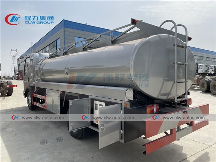 Right Hand Drive Howo 8Tons Oil Refueller Truck