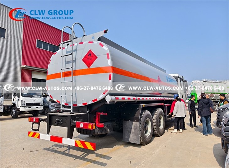Shacman 25m³ Petroleum Peddler Truck