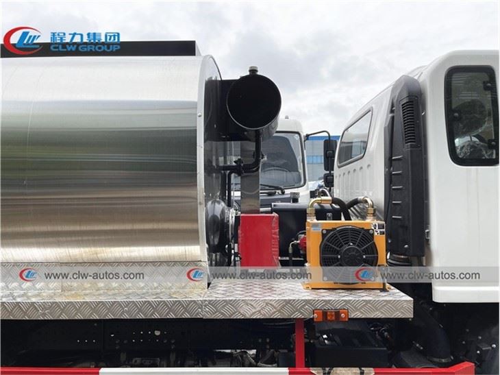 Shacman 4X2 4000liters Asphalt Distributor Truck