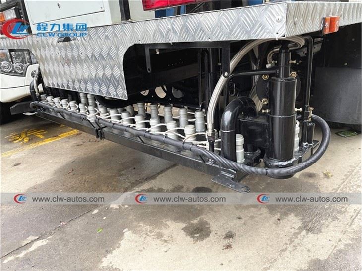Shacman 4X2 4000liters Asphalt Distributor Truck