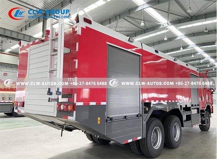 Shacman 6X6 550HP Airport Use Fire Fighting Truck