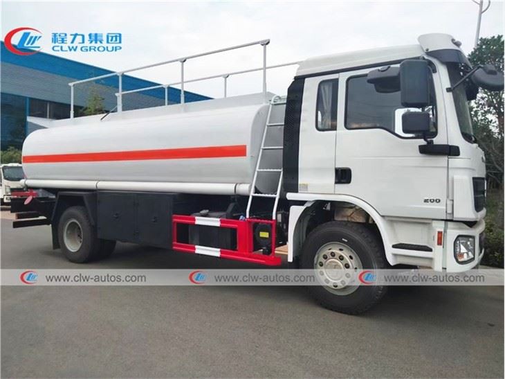 Shacman L3000 4X2 12000liters Oil Tank Truck