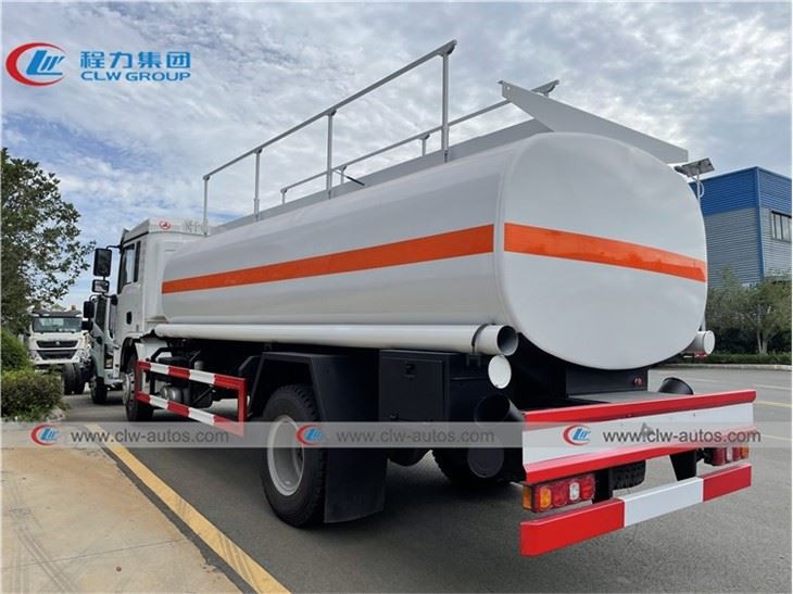 Shacman L3000 4X2 12000liters Oil Tank Truck