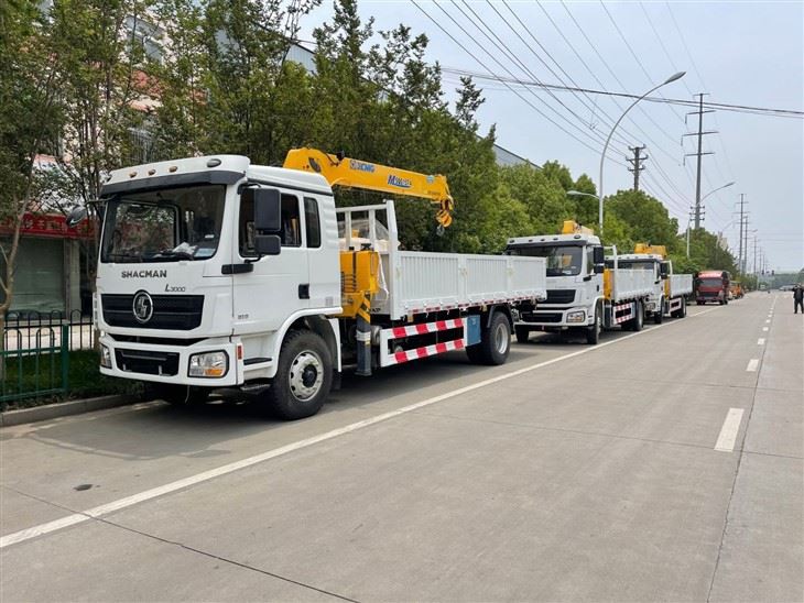 SHACMAN L3000 Truck Crane 5 Tons