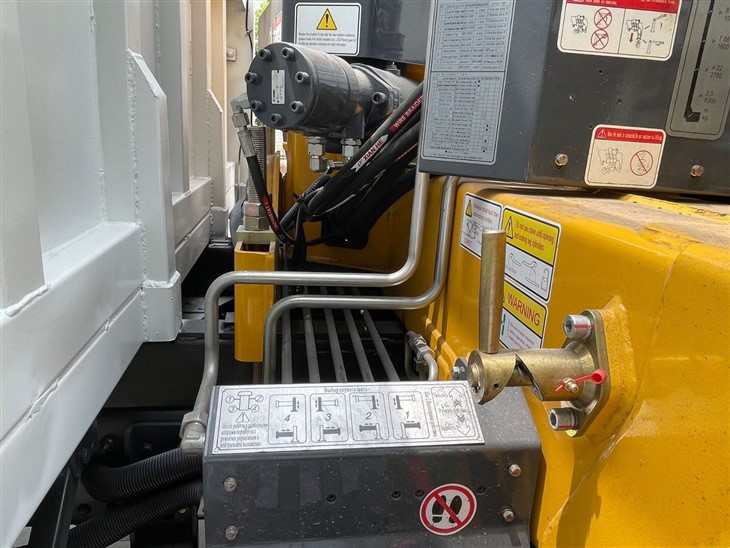 SHACMAN L3000 Truck Crane 5 Tons