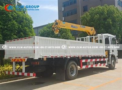 Shacman L3000 Truck With Crane 6.3Tons
