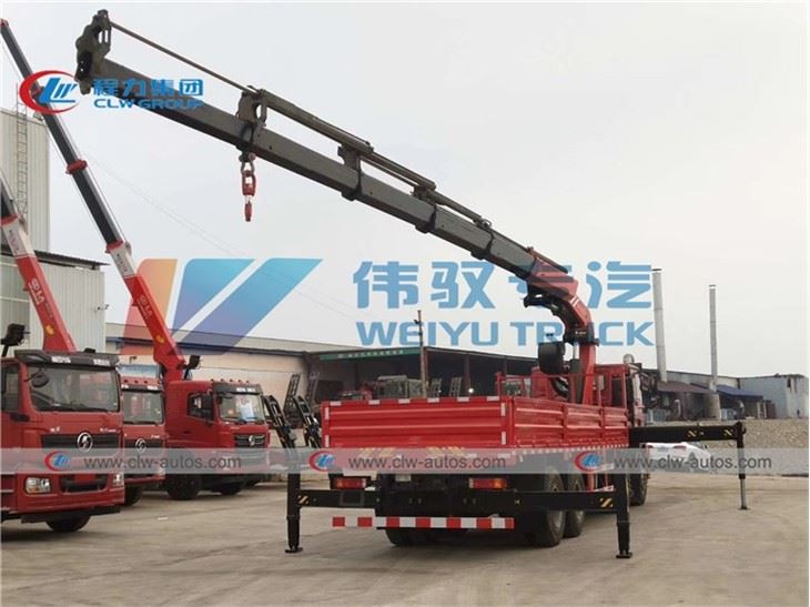 Shacman M3000 8X4 Truck Mounted 25Tons Knuckle Boom Palfinger Crane