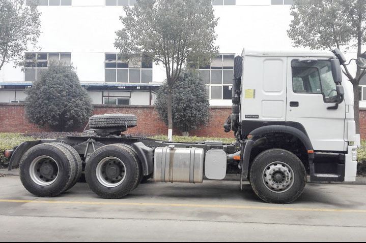 Sinotruk 420HP HOWO Tractor Truck