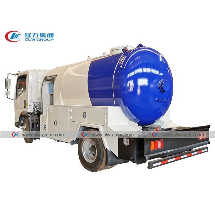 Sinotruk Howo 5000L 2Tons LPG Tanker Truck