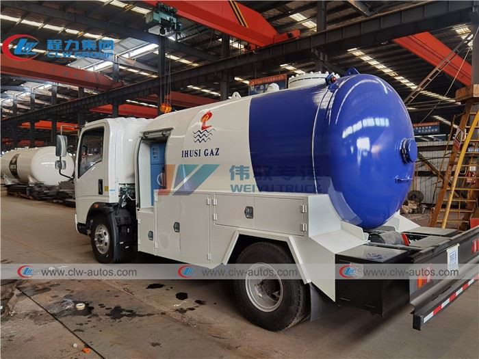 Sinotruk Howo 5000L 2Tons LPG Tanker Truck