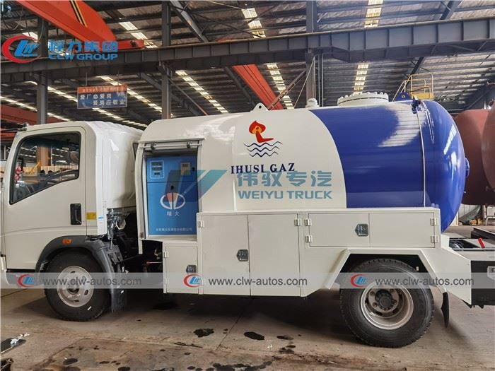 Sinotruk Howo 5000L 2Tons LPG Tanker Truck
