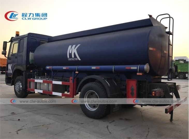 Sinotruk HOWO 12000L Fuel Oil Tanker Truck
