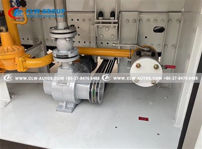 SINOTRUK HOWO 20000 Liter LPG Bobtail Truck