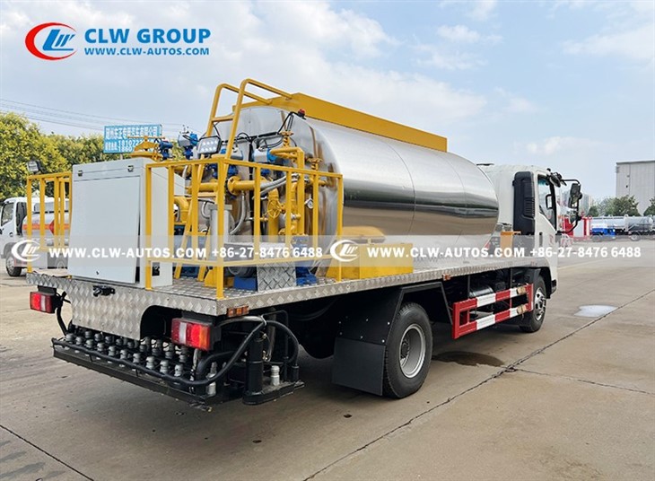 Sinotruk HOWO 6m3 Binder Spreader