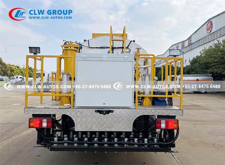 Sinotruk HOWO 6m3 Binder Spreader