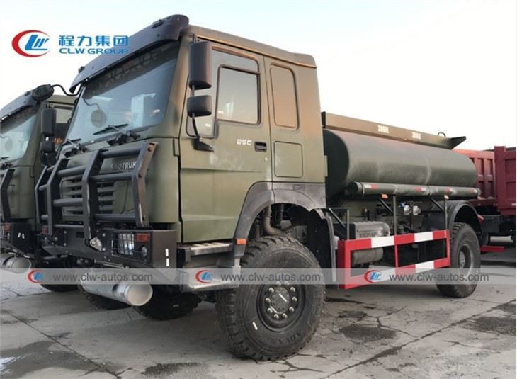 Sinotruk HOWO 4x4 AWD 8000L Oil Tanker Truck