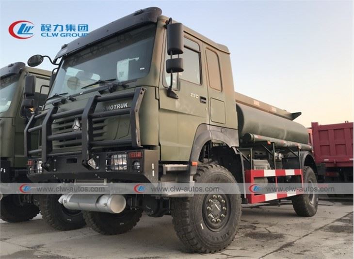 Sinotruk HOWO 4x4 AWD 8000L Oil Tanker Truck