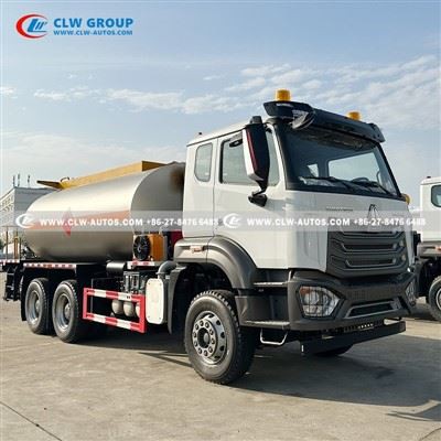 20m³ Asphalt Distributor Truck Sinotruk suppliers