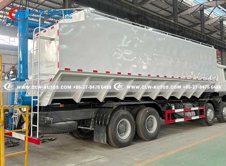 SINOTRUK HOWO10tons Bulk Feed Truck