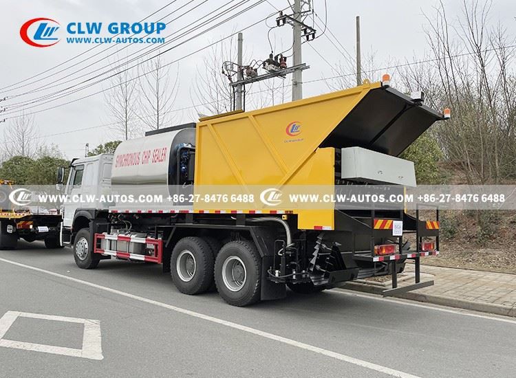 Sinotruk Synchronous Chip Sealing Truck