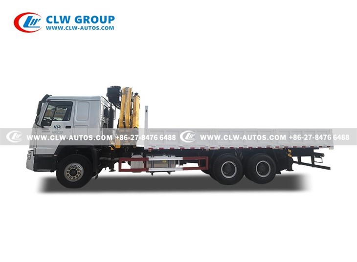 SINOTRUK TRUCK WITH CRANE 10 TONS