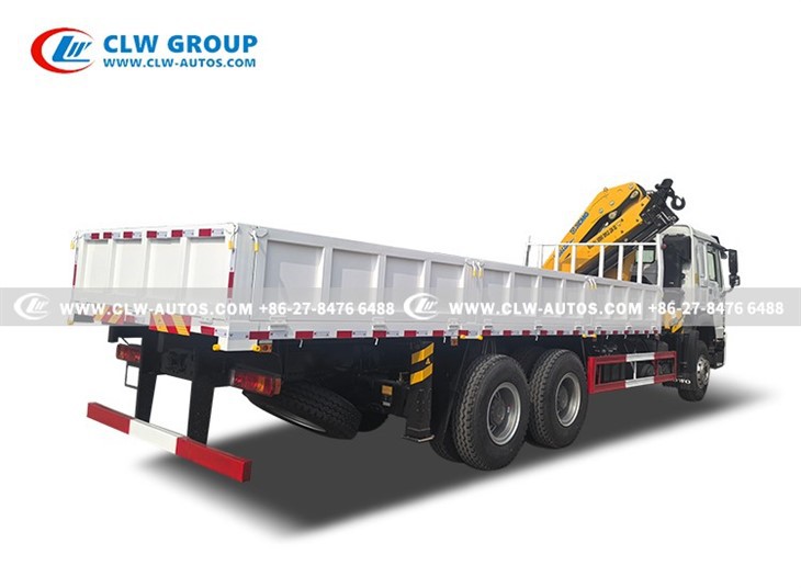 SINOTRUK TRUCK WITH CRANE 10 TONS
