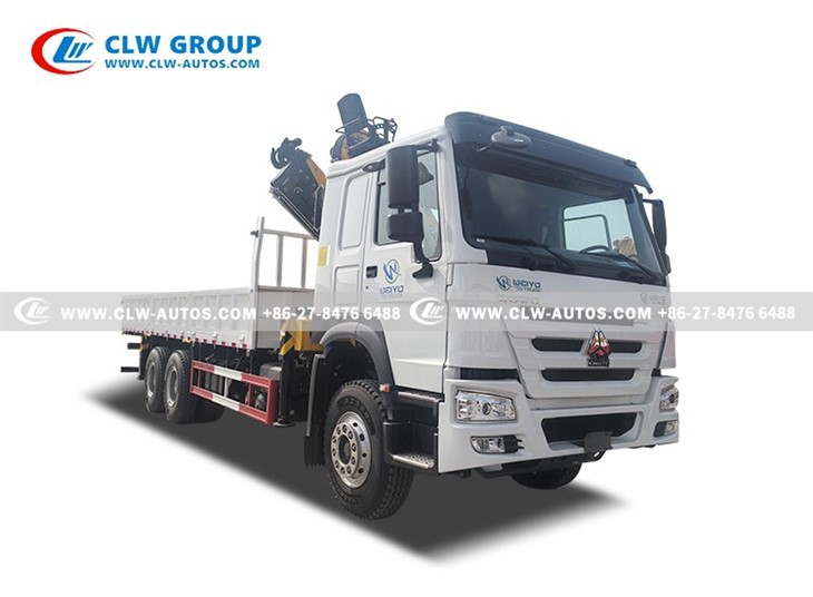 SINOTRUK TRUCK WITH CRANE 10 TONS