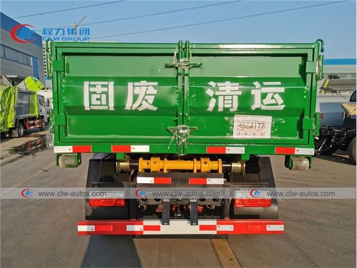 Tipping 8Ton Hook Lift Garbage Truck