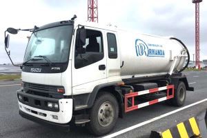 Vacuum Sewage Suction Truck