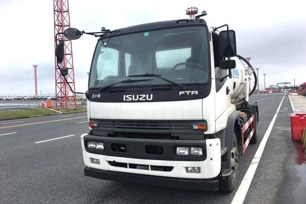 Vacuum Sewage Suction Truck