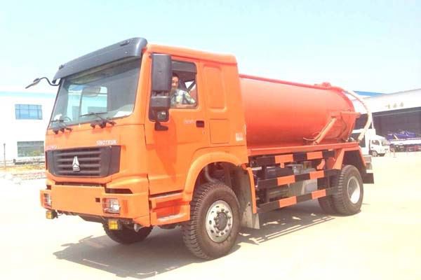 Vacuum Sewer Cleaning Truck
