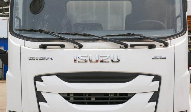 isuzu truck 