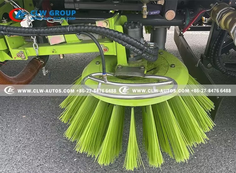 9dongfeng cummins 210hp road cleaning truck