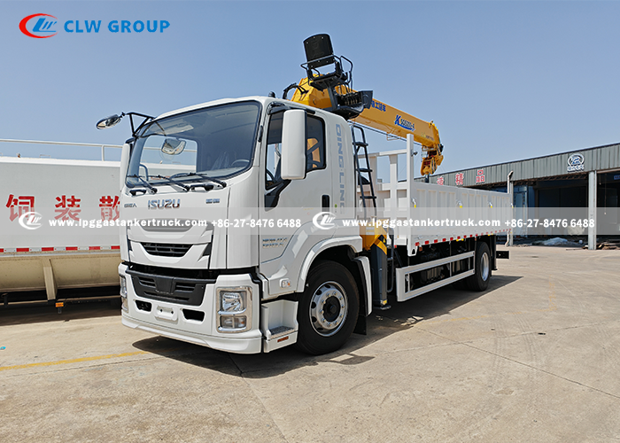 2 ISUZU 8tons crane truck 2 ISUZU 8tons crane truck