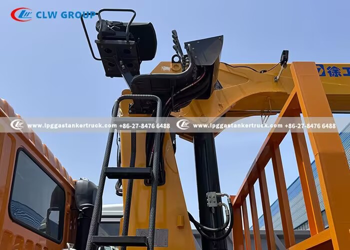 FAW Crane Truck With 8tons XCMG crane FAW Crane Truck With 8tons XCMG crane