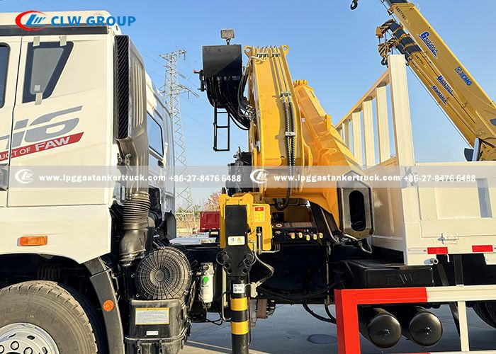 5faw crane truck with 8tons folding boom crane