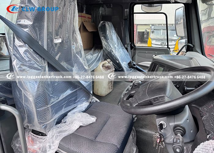 2lpg truck cabin