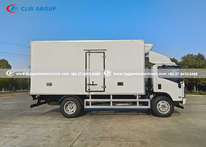 3isuzu kv600 refrigerated truck