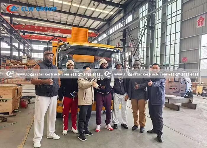 6clw truck in factory