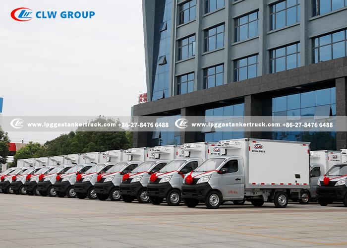 2dongfeng refrigerator truck