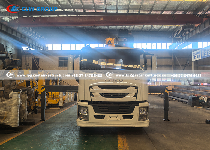 7mounted-crane truck