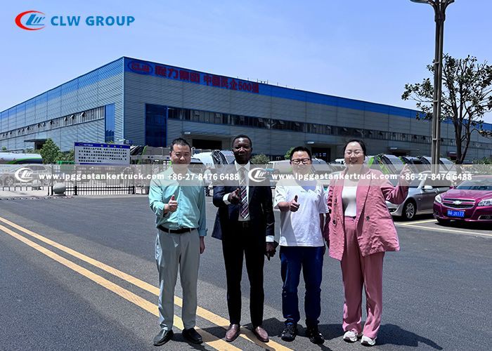 1clw visit photos