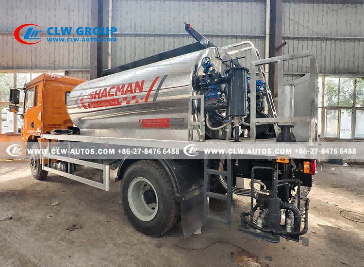 SHACMAN Asphalt distributor truck1