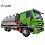 RHD Sinotruk Howo 16000L Bitumen Distributor Truck